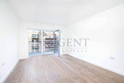 Fermont House, Beaufort Square NW9, Studio to rent