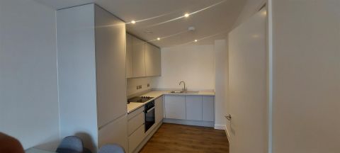 Apartment in Salford, Lower Broughton, Greater Manchester - More