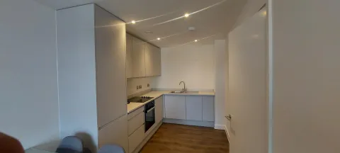 Apartment in Salford, Lower Broughton, Greater Manchester - View 5
