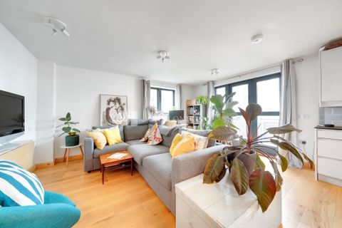 Kenninghall Road, London E5