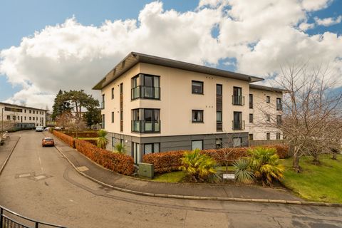 2/11 Burnbrae Drive, Edinburgh EH12