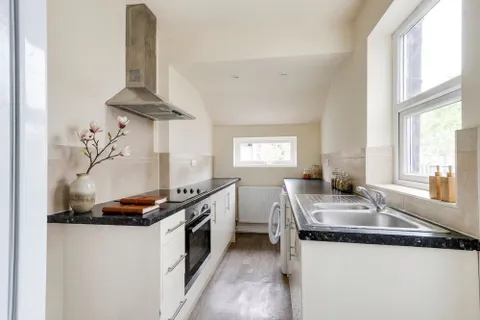 House in Gedling, Rivendell, Nottinghamshire - View 5