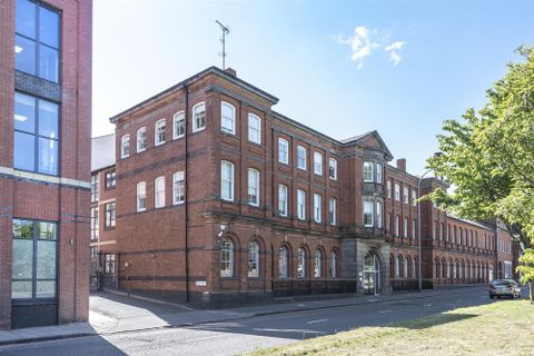Mint Drive, Hockley B18