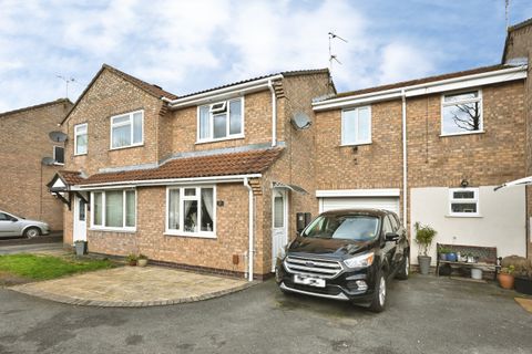 Yarrow Close, Hamilton, Leicester, Leicestershire LE5