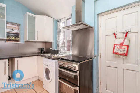 House in Nottingham, Lenton, Nottinghamshire - View 5