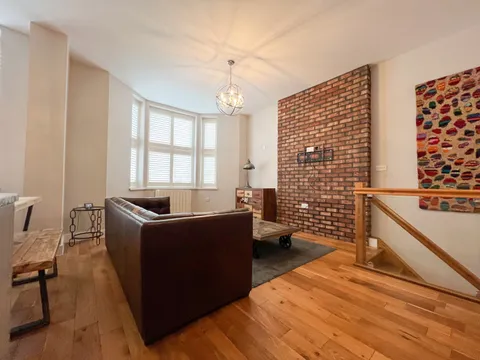 Apartment in Cardiff, Adamsdown - View 5
