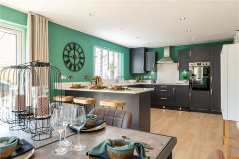 4 bed detached house for sale