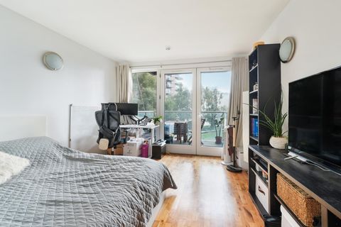 New Providence Wharf, 1 Fairmont Avenue E14, Studio for sale