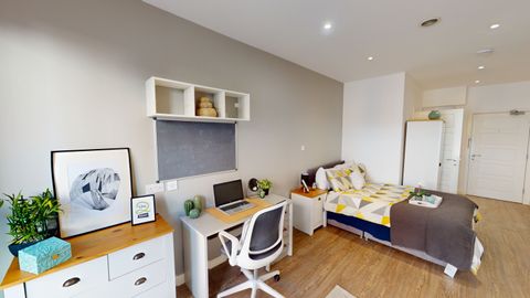 Studio 8, St Marks Court, 12-14 St Marks Street, City Centre, Nottingham NG3, Room to rent