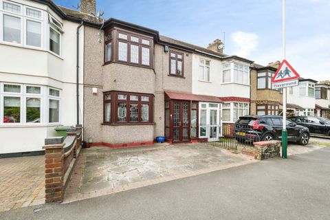 Globe Road, Hornchurch RM11