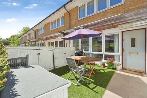 Keswick Road, London SW15