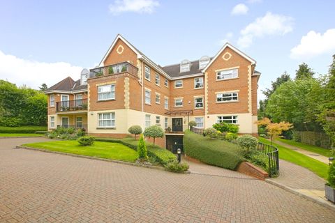 Eastbury Avenue, Northwood HA6