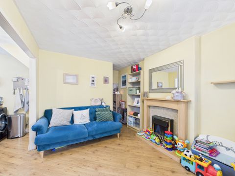 Common Street, Thatto Heath, St Helens WA9 – další