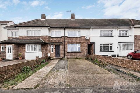Havering Road Romford RM1 3 Bed Terraced House For Sale 425 000 havering-road-romford-rm1-3-bed-terraced-house-for-sale-425-000