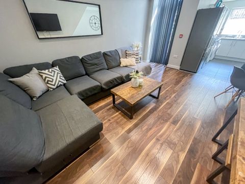 Apartment in Liverpool, Anfield - View 2