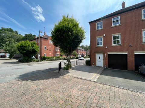 House in Walsall, Pheasey - View 2