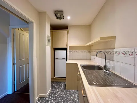 House in Coventry, Willenhall, West Midlands - View 5