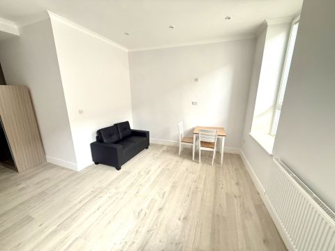 Albert Street, Nottingham NG1, Studio to rent