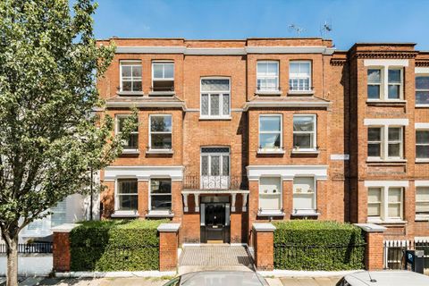 Rostrevor Road, London SW6