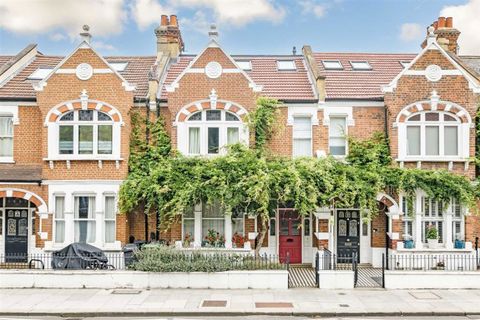 Fulham Palace Road, Bishops Park SW6