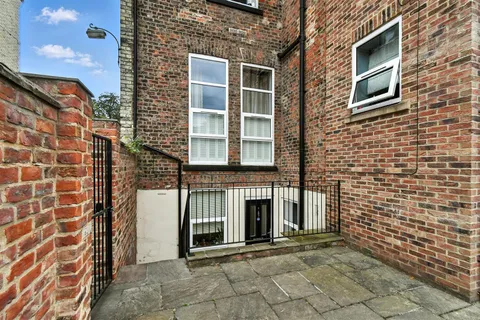 Apartment in York, Holgate - View 5