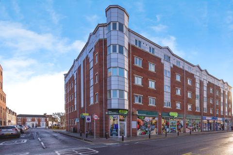 Nancy Road, Portsmouth PO1, 2 bed flat for sale, £120,000 - Zoopla