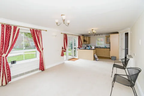 Apartment in Southampton, The Polygon - View 5