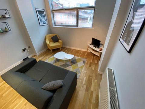 Apartment in Manchester, Ancoats - View 2