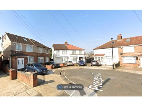 Prospect Close, Hounslow TW3