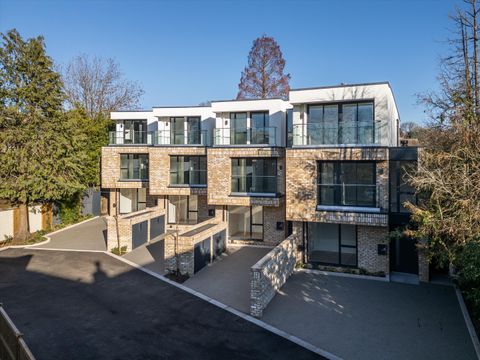 Orchard Grove, London SW20