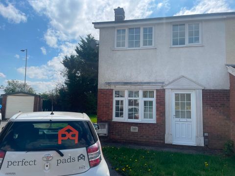 Sunningdale Drive, Gorseinon, Swansea SA4