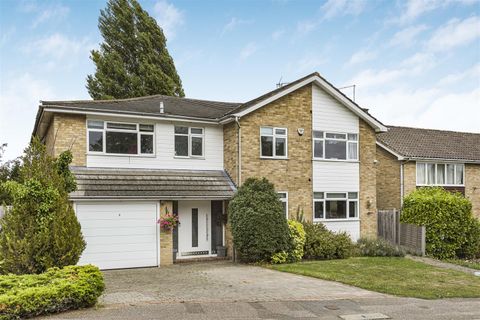 High Ridge, Cuffley EN6 – další