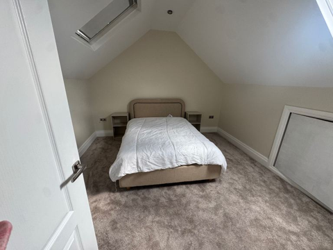 Middleton Gardens, Ilford IG2, Room to rent