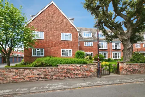 Apartment in York, Fishergate - View 5