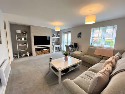 Apartment in Cardiff, Trowbridge - View 5