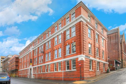 Apartment in Sheffield, City Centre, South Yorkshire - View 2
