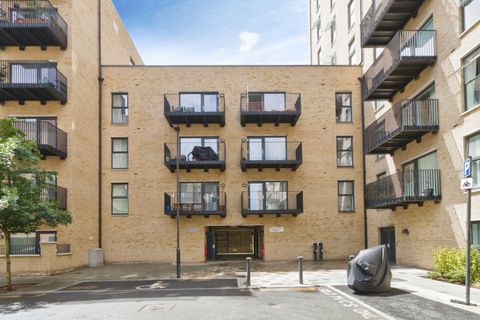 Brumwell Avenue, London, London SE18