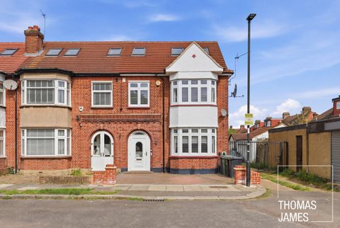 The Rowans, London N13