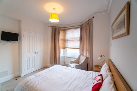 Apartment in Reading, Newtown - View 2