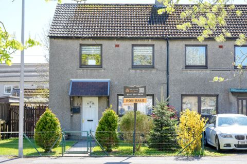 Invercauld Gardens, Aberdeen AB16
