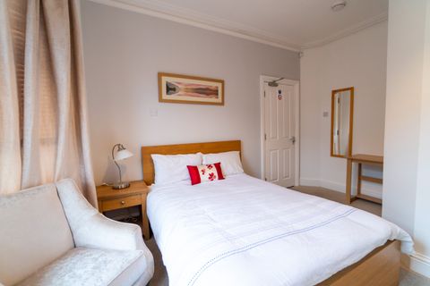 Apartment in Reading, Newtown - More