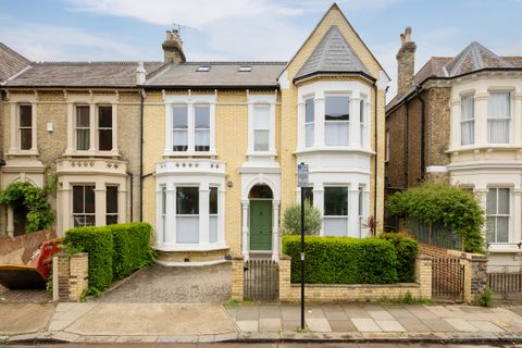 Rivercourt Road, London W6