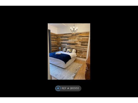 Apartment in Swansea, Uplands - View 2