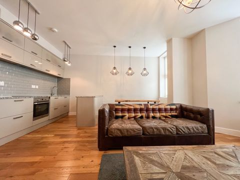 Apartment in Cardiff, Adamsdown - View 2