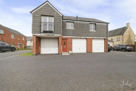 Y Gilfach, Llandarcy, Neath SA10