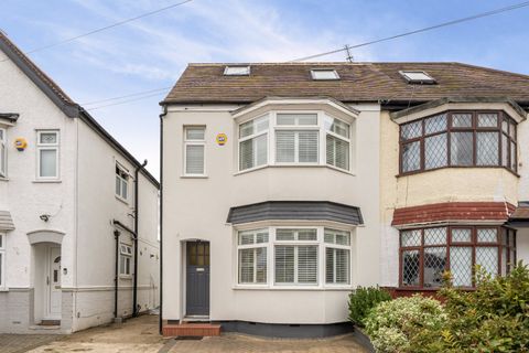 Roedean Avenue, Enfield EN3