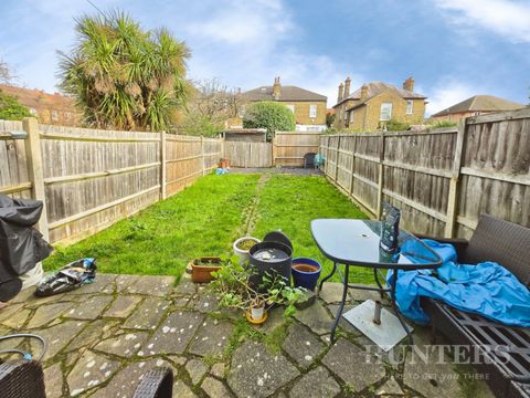 Hackbridge House York Street, Hackbridge CR4, 3 bed semi-detached house for sale, £ ...