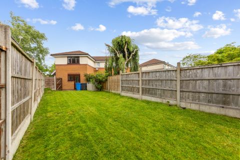 Whittlewood Close, Birchwood WA3 – další