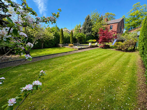 Sandy Lane, Stretford, Manchester M32 – další