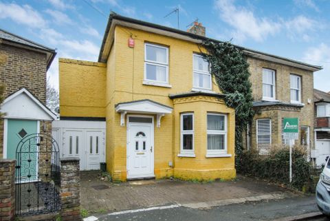 Montague Road, Uxbridge UB8